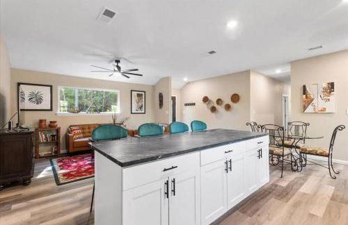 Modern Cabin Nestled in a Pine Forest Near Austin - Foto 61