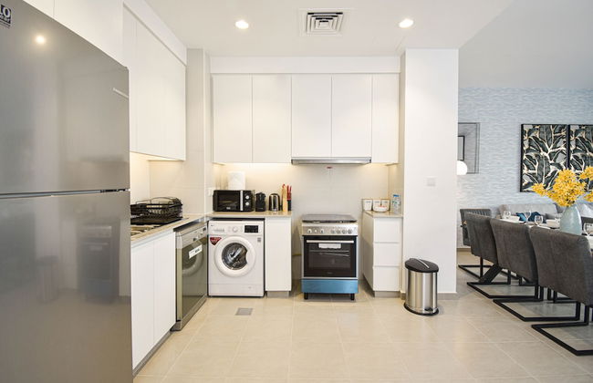 Elegant 3 BR Dubai South - Photo 46