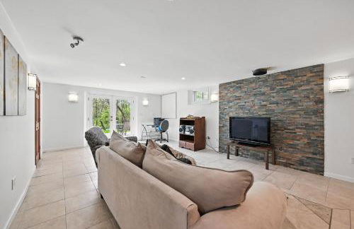 Lake Saint Louis Family Friendly Lakefront Retreat - Foto 47