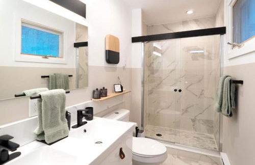 Catskill MNTN Escape 5 BR 3 bath Villa Hot Tub Fire Pit Best Group Stay - Foto 49