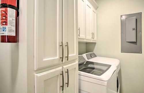 Modern Waveland Home with Deck, Walk to Beach! - Foto 23