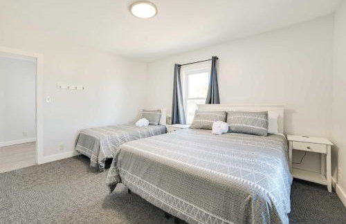 Dom Rodzinny Lakeview Getaway - Walk to Lake Huron - Photo 24