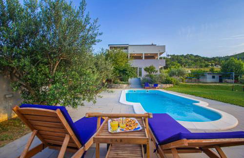 Villa Ume - heated pool, sauna, volleyball court - Photo 1