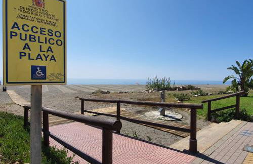 Boutique apartment near the beach, 1 Gbps Wi-Fi - Photo 49