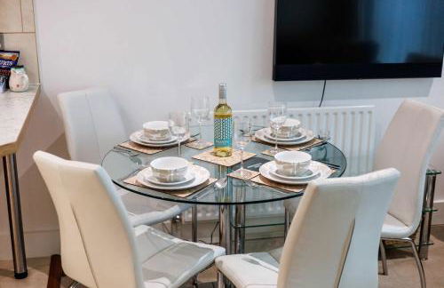 Dolphin Hideaway- Poole Quay Apartment with Parking - Photo 14