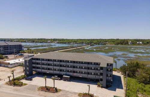 Bella Vista: Marshfront Condo 1 Block To The Beach. Pool & Hot Tub-1st Floor - Photo 6