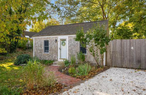 Babes Bungalow by Leavetown Vacations - Photo 2