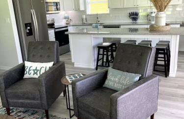 Beachfront Views with 3 bedrooms and 2 bathrooms - Foto 5