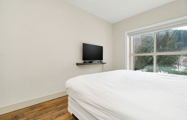 Embrace Serenity Luxe 2BR Suite - Photo 7