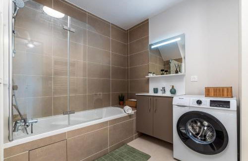 Vue Panoramique - Between Paris & Disneyland - Gare à 10min - Parking Souterrain Privé - - Foto 25