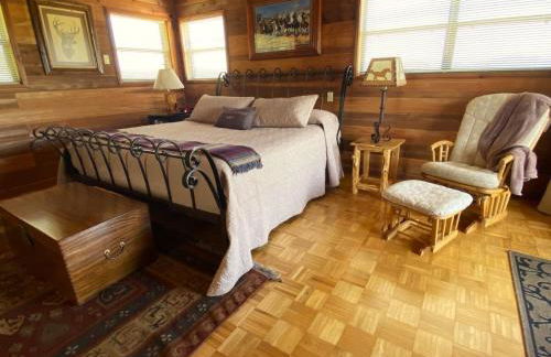 Private cabin on 100 scenic acres with balcony views - Foto 31