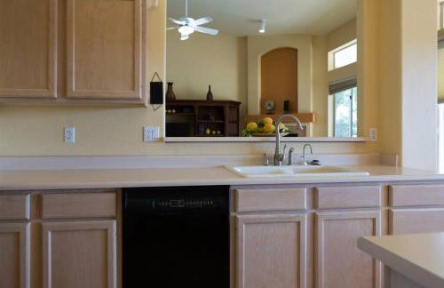 Spacious golf course house with pool heater, spa - Foto 12