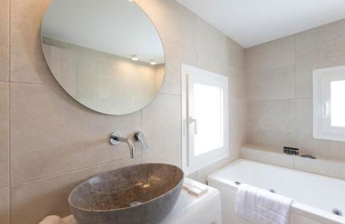 Mylos Suites - Photo 35