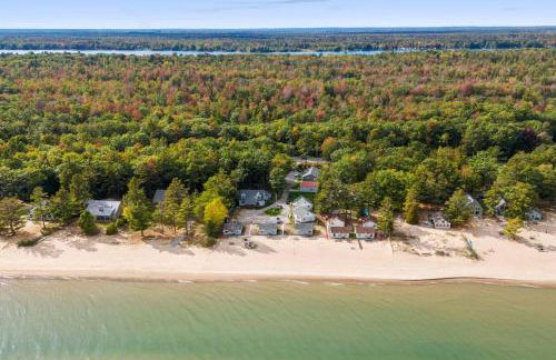 Cottages 7 & 9 - Fire Pit - Beach - Sleeps 8 - Foto 16