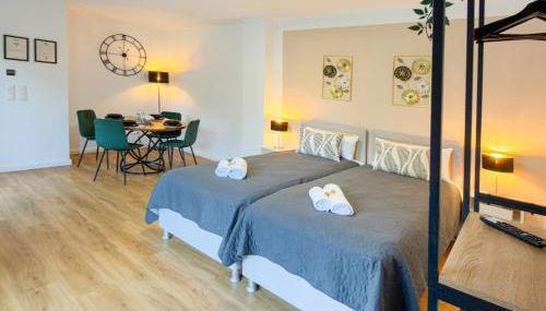 ImmoStay #3 - Penthouse mit zwei Balkonen & Seeblick, Parking & WiFi - Foto 5