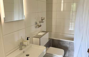 Comfy Modern 4-Bed Apartment, WiFi, 20min DUS, 5min A46 - Foto 9