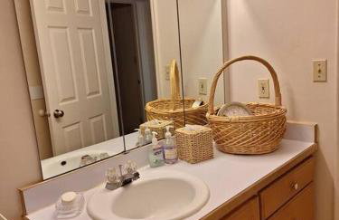 Value Apartment with Scenic Views - Foto 13