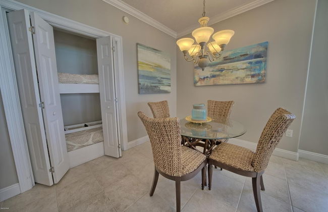 Cozy Condominium with Astonishing View from Spacious Balcony - Unit 0401 by RedAwning - Foto 26