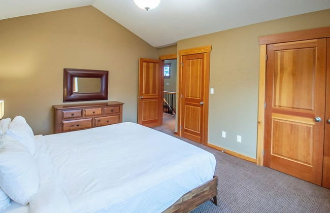 Pinnacle Ridge Chalets by Fernie Lodging - Photo 53