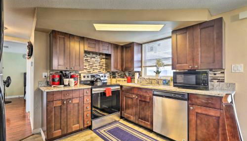 Family Home with Lanai and Yard in Port Richey! - Foto 3