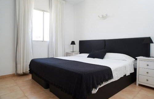 Apartamentos San Antonio Beach - Foto 16