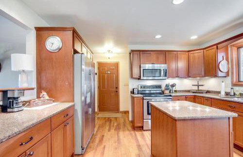 Pet-Friendly Tomahawk Home Deck and Private Hot Tub - Foto 7