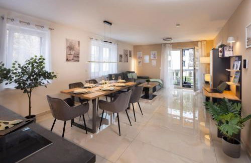 Blue Sky Flat, Apartment, 73qm, bis 6 Personen, Neubau Süd-Balkon mit Lounge-Möbeln, Schwarzwald-PLUS inkl 80 Gratis-Attraktionen täglich - Photo 1