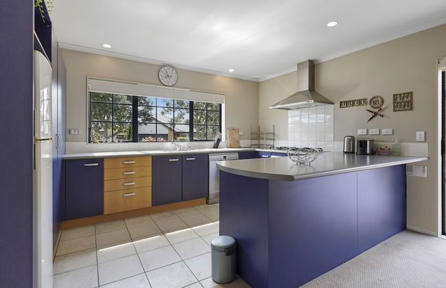 Spacious Family Home -Fully Fenced Yard - Foto 16