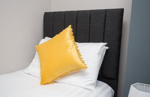 The Avenue-3 bed sleeps 6 great for contractors - Foto 10