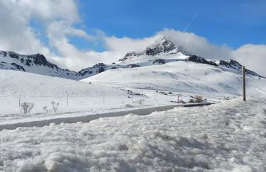 Peña del viento a pie de pistas estación San Isidro - Foto 16