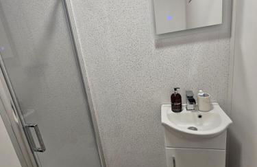 Home away from home by the sea - Foto 33