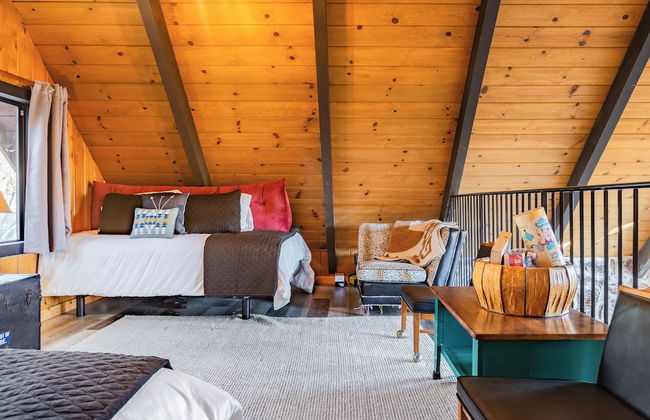 Legacy Lodge by Avantstay Upper-level Retreat Deck, Hot Tub - Foto 9