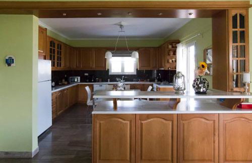 Chara's Private Villa with Swimming Pool & jacuzzi - Foto 5