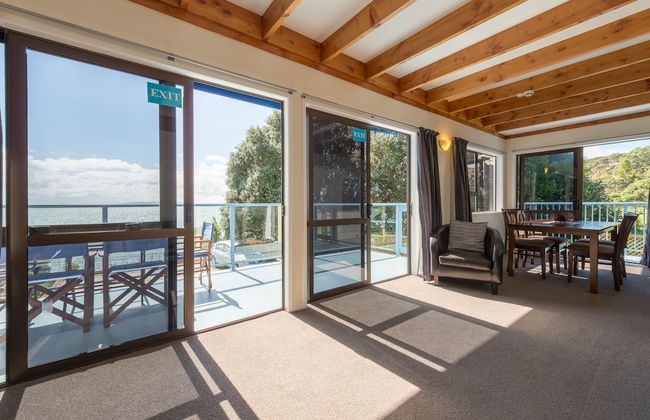 By the Bay Beachfront Apartments - Foto 20