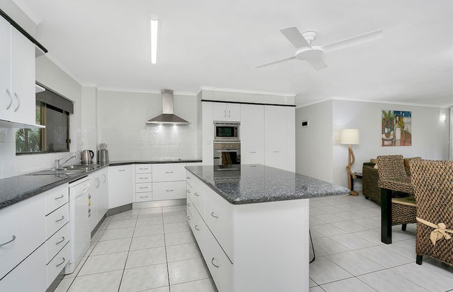 Roydon Beachfront Apartments - Photo 15