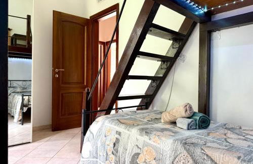 Appartamento per 5 persone su una scalinata storica a 9 minuti a piedi dalla stazione e 12 dal centro - Vista sui tetti della città - Zona collinare residenziale - Foto 21