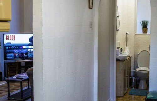 Spacious White House with parking, garden, Wi-Fi - Photo 40