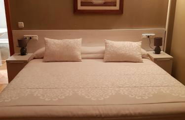 Aparta-Hotel Puertolas - Photo 13