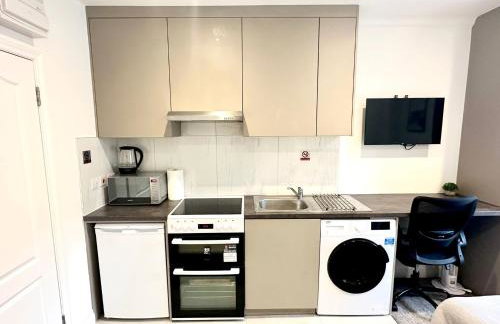Bright Modern, Private Apartment,15 Mins To Central London - Photo 12