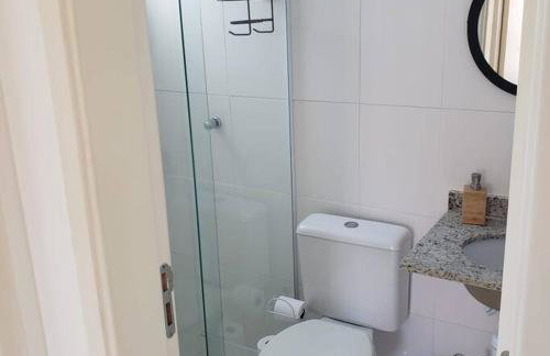 Apto no Jd Indaiá com piscina a 300m da praia - Foto 19