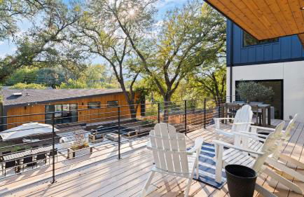 Modern Oasis w Pool Hot Tub Rooftop Deck Home Theater Mariposa Retreat by AvantStay - Foto 42