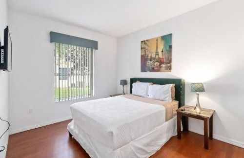 Huge Screened Patio That Overlooks Lake Buck, Near Famous Attractions!! - Foto 15