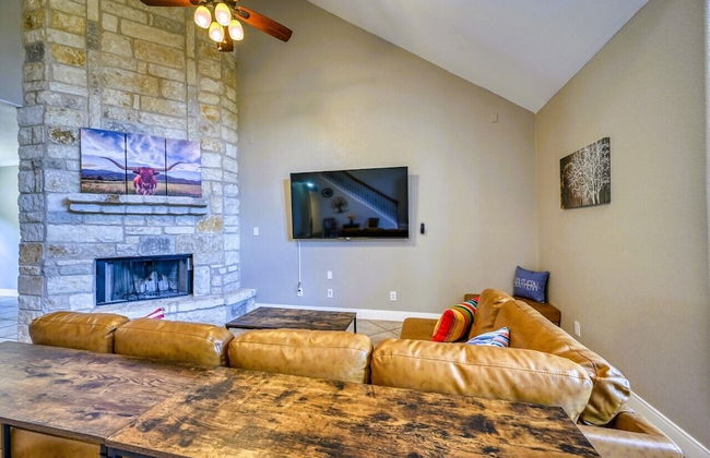 Luxury Home! - Pool - Fire Pit - Near Canyon Lake! - Foto 27