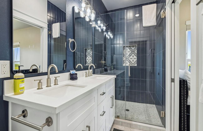 Bayfront Nirvana! by Ryson Vacation Rentals - Photo 17