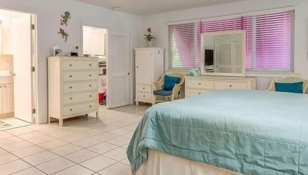 Entire Compound On Gated Bayfront Property 6 Bedroom Estate by RedAwning - Foto 4, Habitación