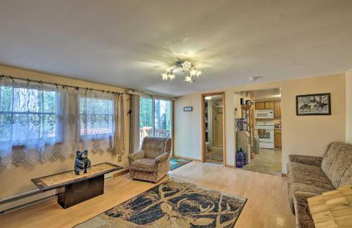 Catskill Mtn Home with Deck about 1 Miles to Zoom Flume! - Foto 4