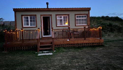 Cuddles & Bubbles Cozy Cabin with jacuzzi spa hot tub - Foto 5, Garden view