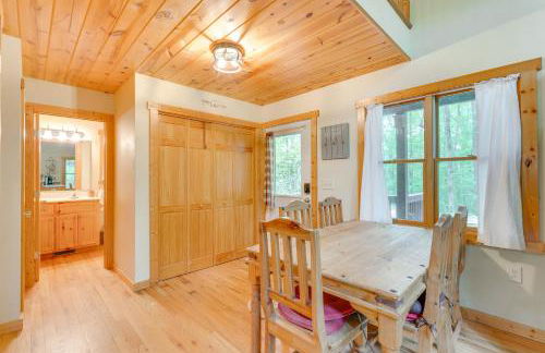 Game Room and 3-Story Deck at Lake Hiwassee Hideaway - Foto 7