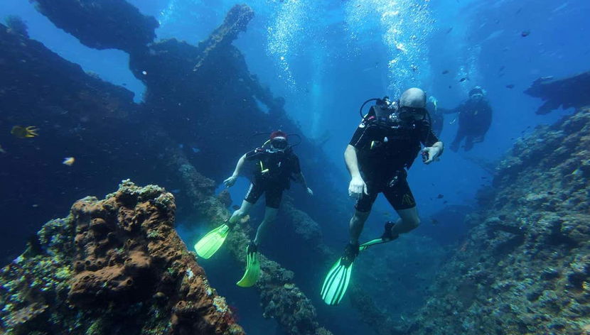 Plongée à Bali en petit groupe - Photo 2, Explorez les recoins de l'épave