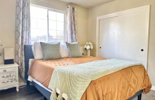 Near Downtown- Kitchen-washerdryer-parking - Foto 21